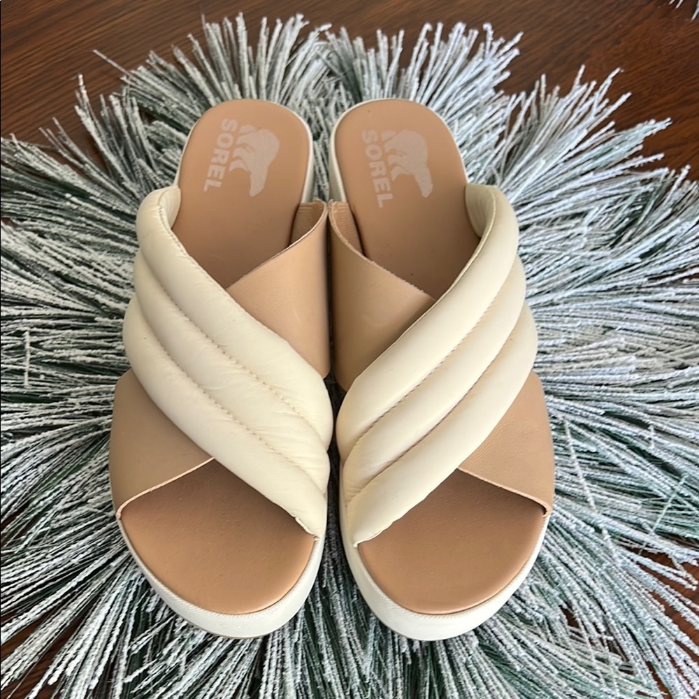 Sorel Tan and Cream Cross-Strap Sandals